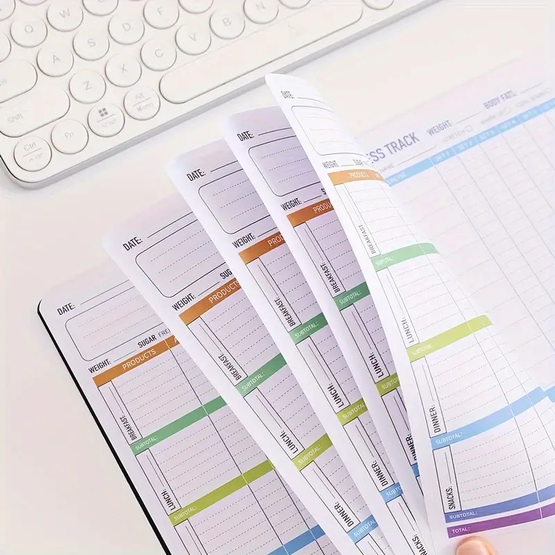 フィットネスジャーナルノートブック 毎日の運動と栄養計画 3 - Fitness Nutrition Journal のレビューと価格